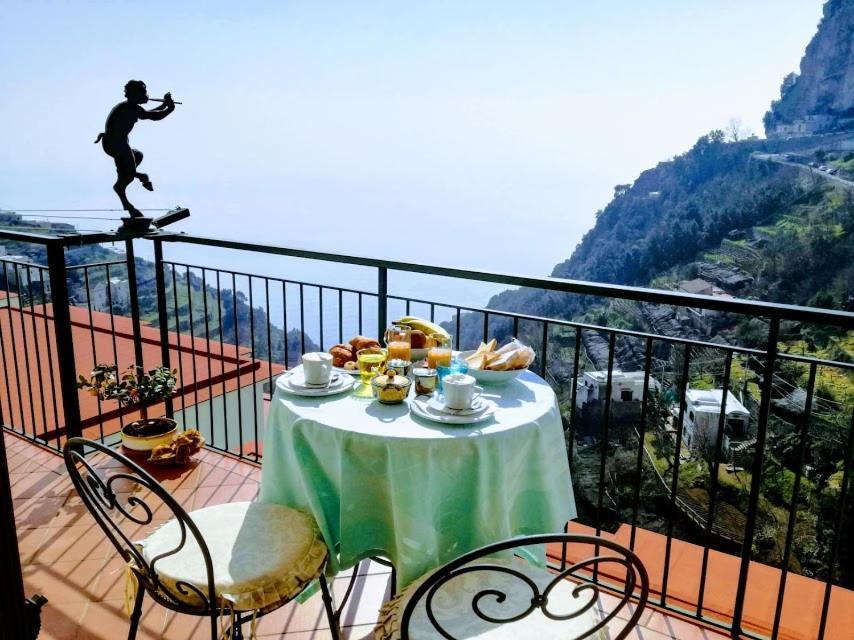 Bed and Breakfast Domus Gaia Amalfi Zewnętrze zdjęcie